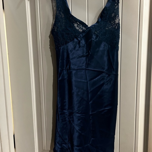 Val Mod Intimates Size Small Lace Front Cami Came sole Night Wear Slip Dress - Picture 3 of 6
